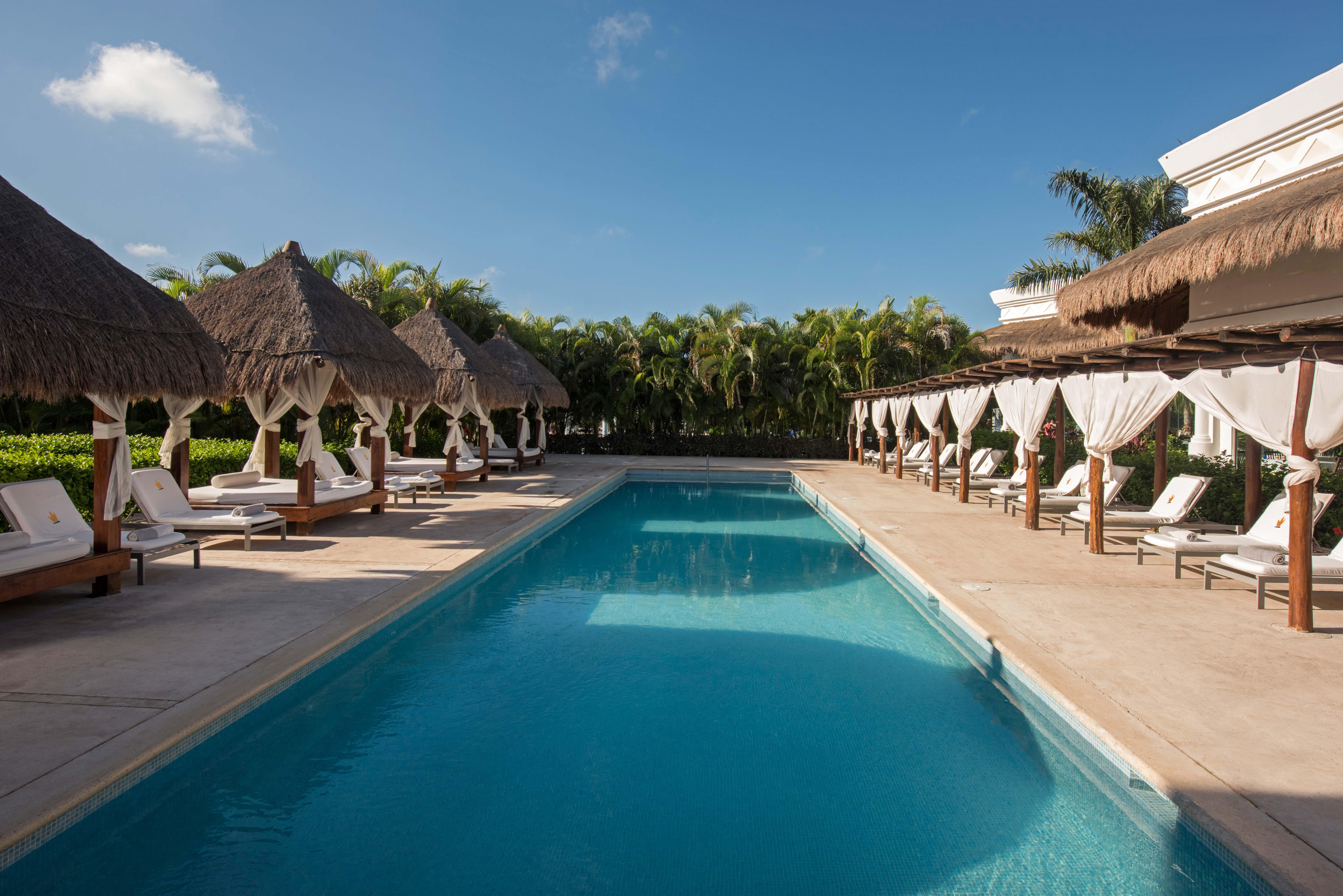 فندق غراند ريفييرا برينسيز - شامل كليًا بلايا ديل كارمن المظهر الخارجي الصورة The swimming pool at the hotel