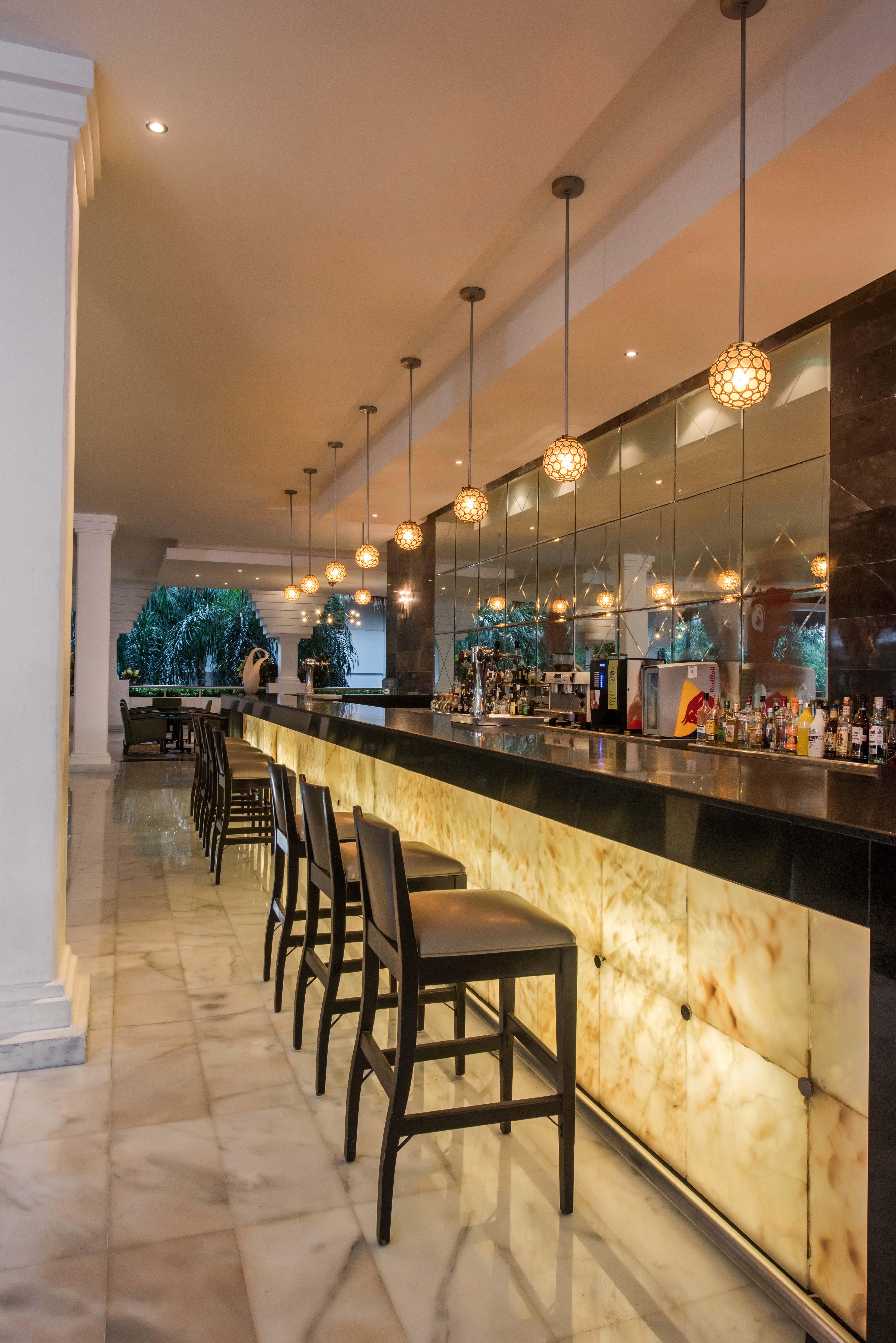 فندق غراند ريفييرا برينسيز - شامل كليًا بلايا ديل كارمن المظهر الخارجي الصورة Bar at the hotel