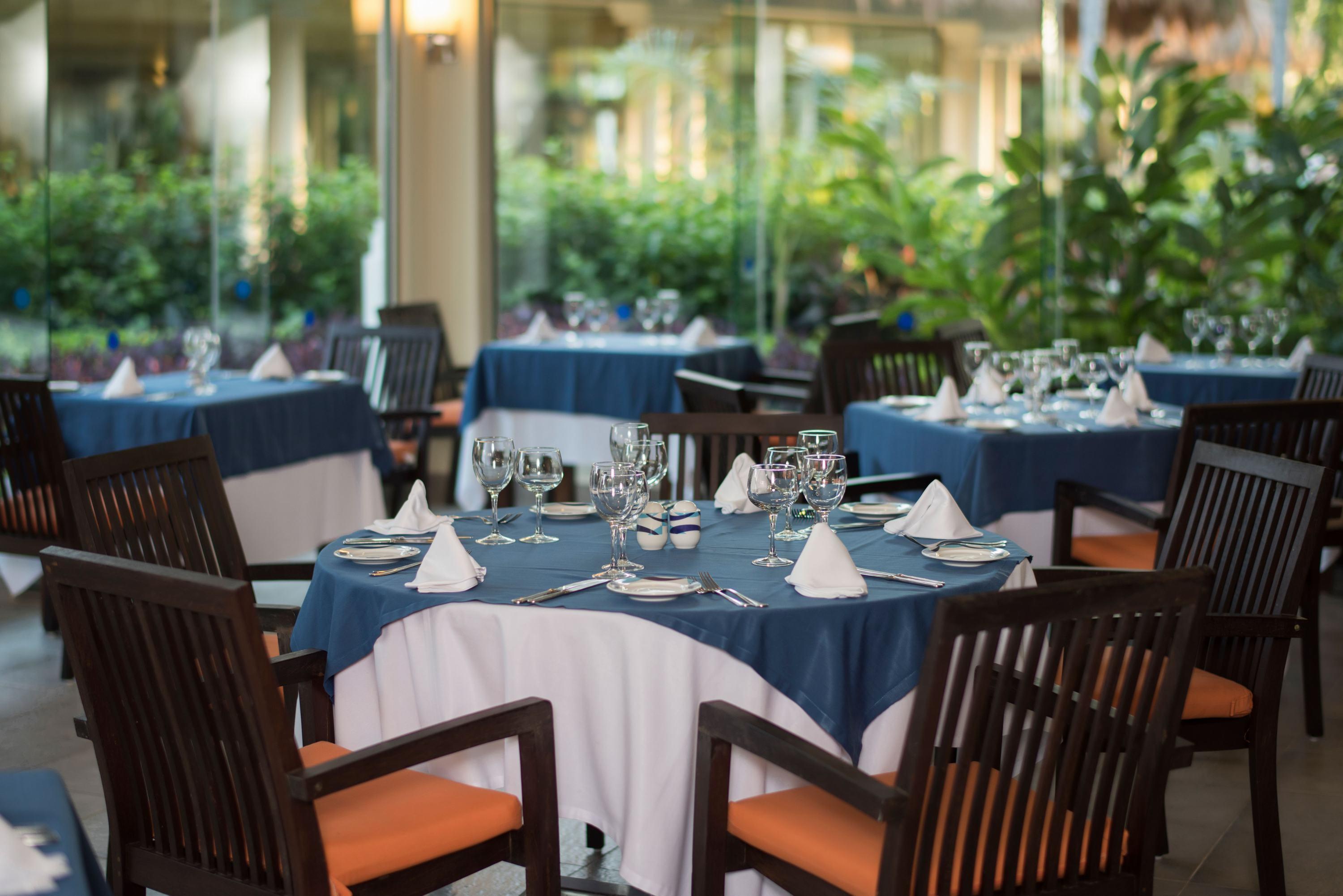 فندق غراند ريفييرا برينسيز - شامل كليًا بلايا ديل كارمن المظهر الخارجي الصورة A restaurant at a resort